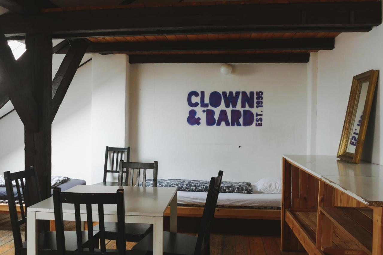 Clown And Bard Hostel Prag Eksteriør billede